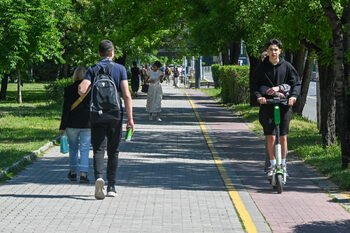 Burgaz'da Elektrikli Scooter Çarpması Sonucu Kadın Ağır Yaralandı