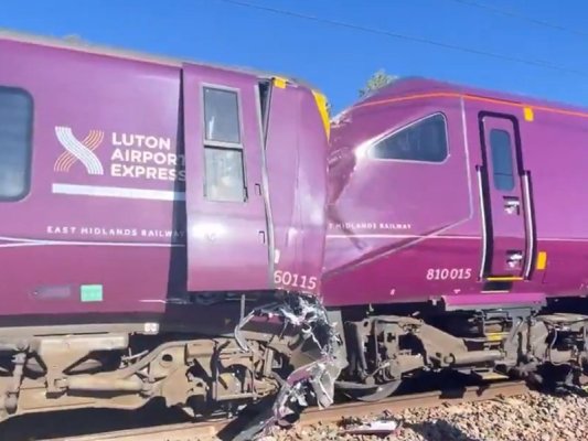 Londra Yakınlarında Tren Çarpıştı: Yaralılar Var