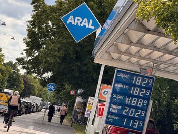 Petrol Fiyatları Üç Ay Önceki Seviyelere Geriledi