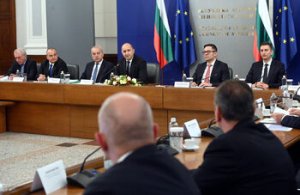 Bulgaristan Hükümeti Savunma Projeleri İçin 3.26 Milyar Euro'luk Kredi Çekilmesini Öneriyor