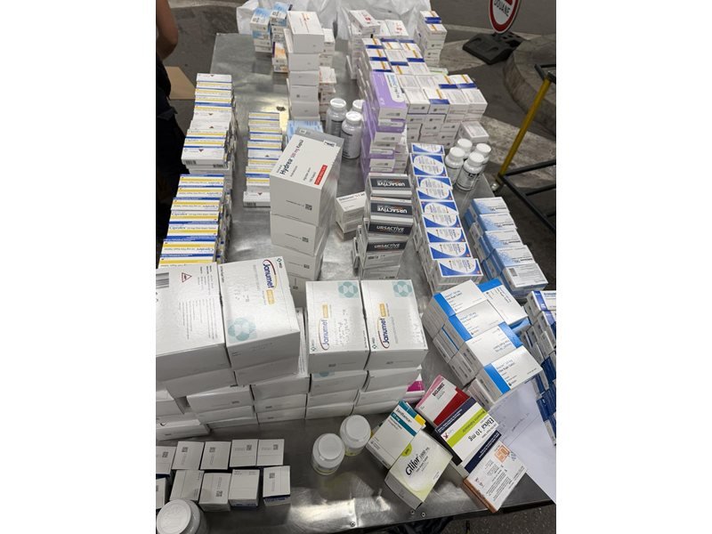 Kapitan Andreevo Sınır Kapısı'nda Ukraynalıya Kaçak İlaç ve Markalı Ürün Yakalaması (Fotoğraflı)
