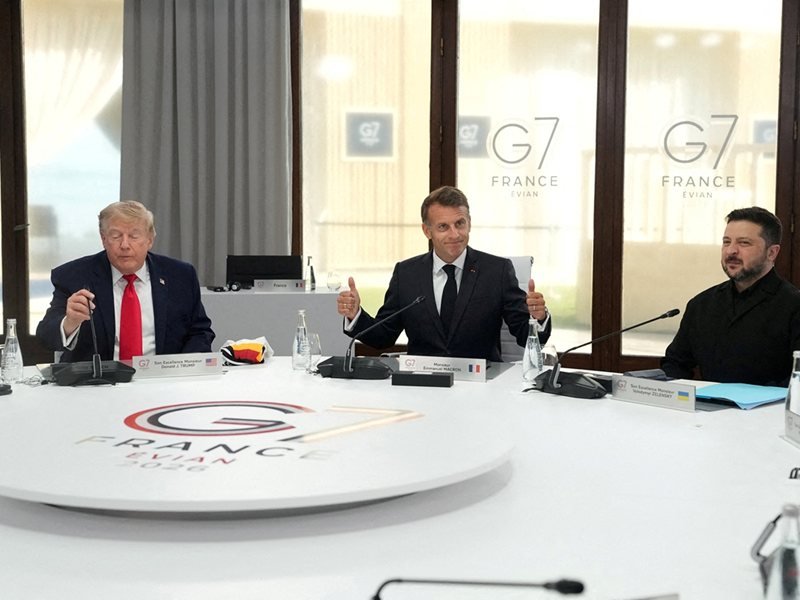 Zelenski, G-7 Zirvesi'nin Kenarında Trump ile Görüştü