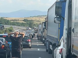 Blagoevgrad Yakınlarında İki TIR'ın Karıştığı Kaza Struma Otoyolu'nu Kapattı