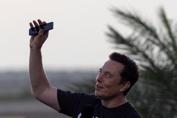 SpaceX Borsa Öncesinde Rekor 75 Milyar Dolar Topladı