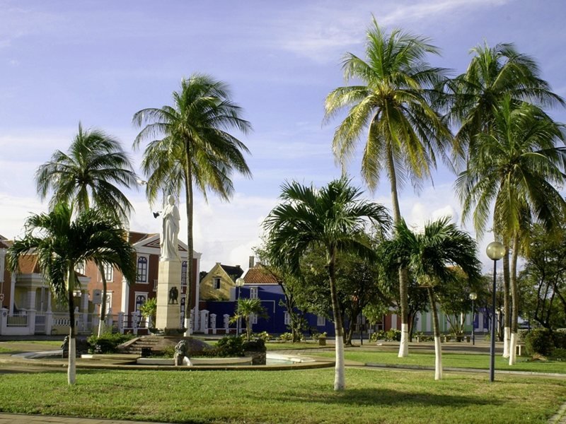 Curaçao - Herkesin İçkiyle Karıştırdığı Ada