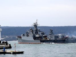 Rus fırkateyni Danimarka askeri helikopterine sinyal roketleri ateşledi