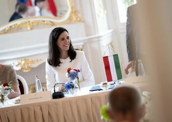 Macaristan Onlarca Diplomatik Misyon Şefini Geri Çağıracak