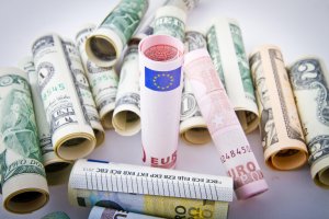 Dolar Baskısını Sürdürüyor, Euroda Hareket Yok