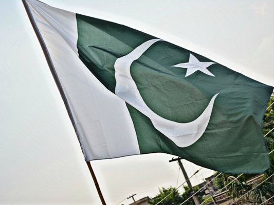 Pakistan'da Araç Patlamalarında 7 Kişi Hayatını Kaybetti