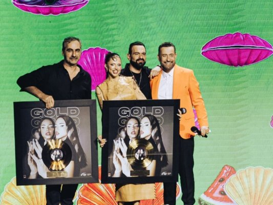 Dara, Atina'daki MAD Video Music Awards'ta Özel Ödül Aldı (Video)
