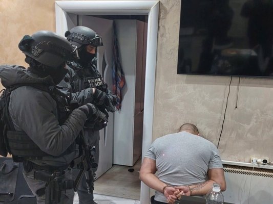 "Kalaşnikof" Çetesinden 6 Kişi Pezevenklikle Suçlanıyor, 72 Saat Gözaltında Kalacaklar