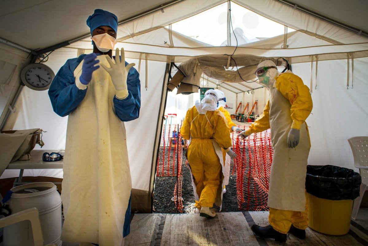 Dünyada Ebola Alarmı: Grip Sanılıyor Ama Ölümcül