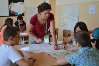 Zaedno v Cas Örgütü, 1-12. Sınıf Öğrencilerine Ücretsiz Dersler Düzenliyor