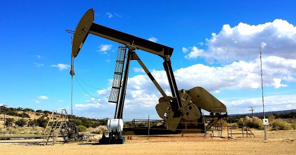 Petrol, ABD ile İran Arasındaki Başarısız Görüşmelerin Ardından Düşüşü Durdurdu