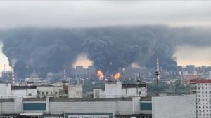 Moskova'ya İHA Saldırısı: Rafineri, Blok ve Alışveriş Merkezi Yanıyor