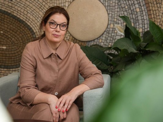 Iva Petrova: Önceliğimiz Haneler İçin Elektrik Fiyatı Koruma Önlemleri ve Tedarik Güvenliği