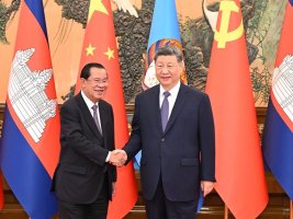 Çin Devlet Başkanı Xi Jinping, Kamboçya Senato Başkanı Hun Sen ile Görüştü