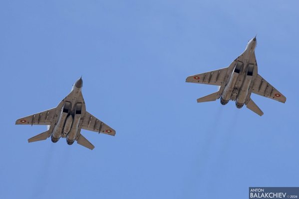 Bulgar F-16'lar ilk kez uluslararası bir tatbikata MiG-29 ile birlikte katıldı