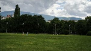 Dağlarda ve Deniz Kenarında Yağışlı Dinamik Hava