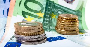 Dolar Avro Karşısında Küçük Bir Avans Aldı