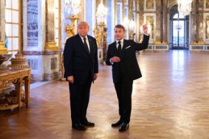 Macron, Trump'ı Versailles'da Akşam Yemeğine Davet Etti