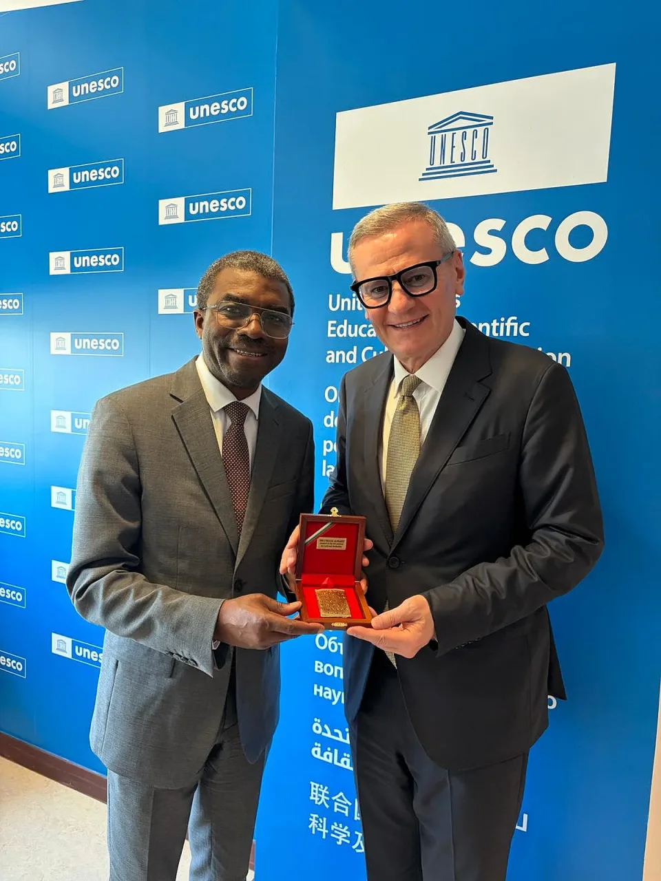 Bakan Miloşev UNESCO'da