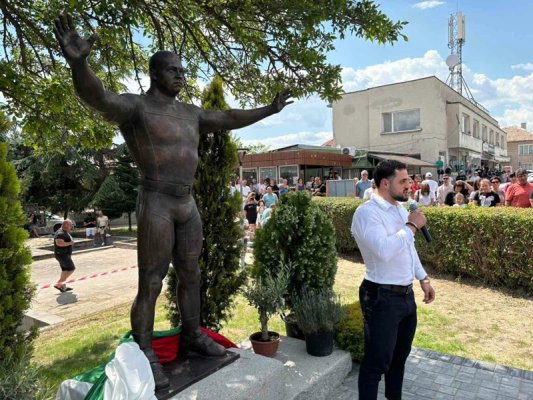 Carlos Nasara, Milen Dobrev Anıtını Açtı