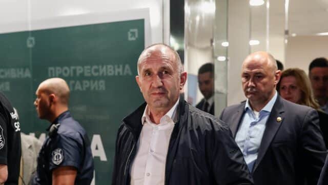 Eski Cumhurbaşkanı Rumen Radev, Bulgaristan Seçimlerinde Parlamento Çoğunluğunu Kazandı