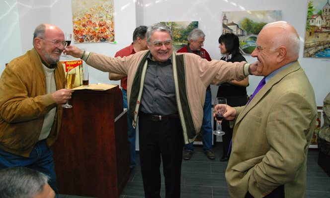 Lyuben Genov, Evgeni Stançev'le birlikte 'Novini Plus' gazetesini çıkarırken.