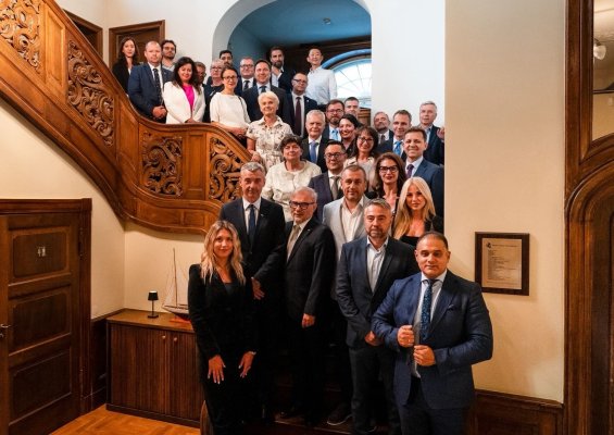 Pulev Gdansk'ta: Bulgaristan, Polonya Yatırımlarına Kapılarını Ardına Kadar Açıyor