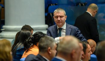 Goranov, Borisov-Peevski Modelini Dağılmış İlan Etti, Hiçbir Şey İkisine Bağlı Değilmiş