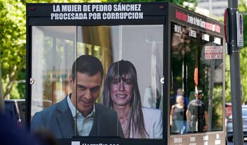 İspanyol Başbakanının Eşi Ülkeyi Terk Edemiyor
