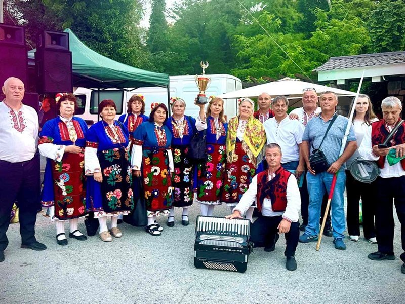 Katuntsi Köyü Dansçıları, 'Ihlamurlar Altında' Festivalinde Rusçuk Belediye Başkanı Ödülü'nü Kazandı