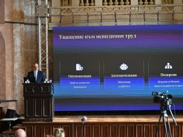 Prof. Milen Zamfirov, Kayıt Gerektirmeyen Görüşmeler İçin Rektörlük Saati Sözü Verdi