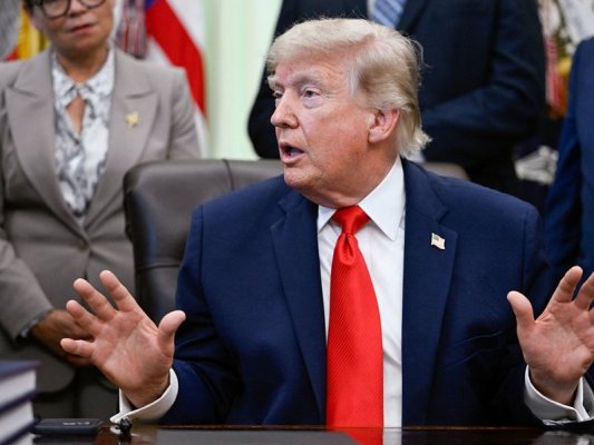 Trump, Fransa'yı Şarap ve Şampanyaya %100 Gümrük Vergisiyle Tekrar Tehdit Etti