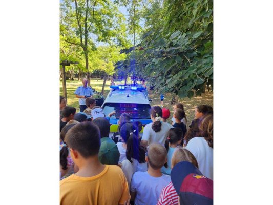 Polisler Dobriç'te Çocuklarla Etkinlik Düzenledi