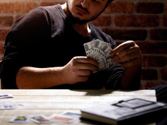 Bağlantı Kuramayanlar: Bağımlılık ve Kumarın Öldürücü Tuzağı