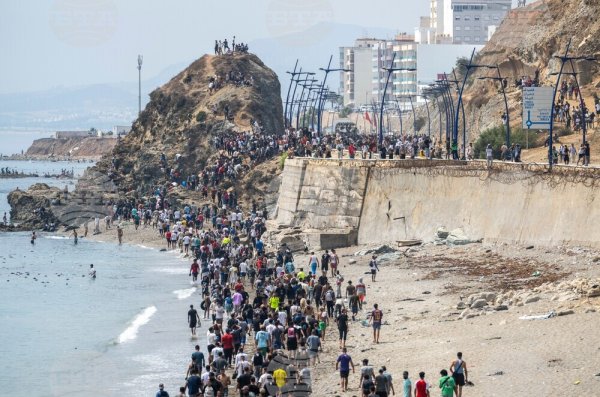 AP: Ceuta Baskını TikTok ve Instagram'da Örgütlenmiş. Göçmenlerin İplerini Kim Çekiyor?