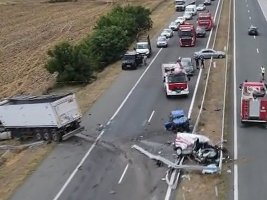TIR Şoförü 'Trakiya' Otoyolu'nda Ölümlü Kazayı Anlattı: Lastik Patladı, Araç Kontrolden Çıktı