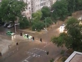 Plovdiv'de Sağanak Sonrası Yuzhen Bölgesinde Sel Suları Çekildi