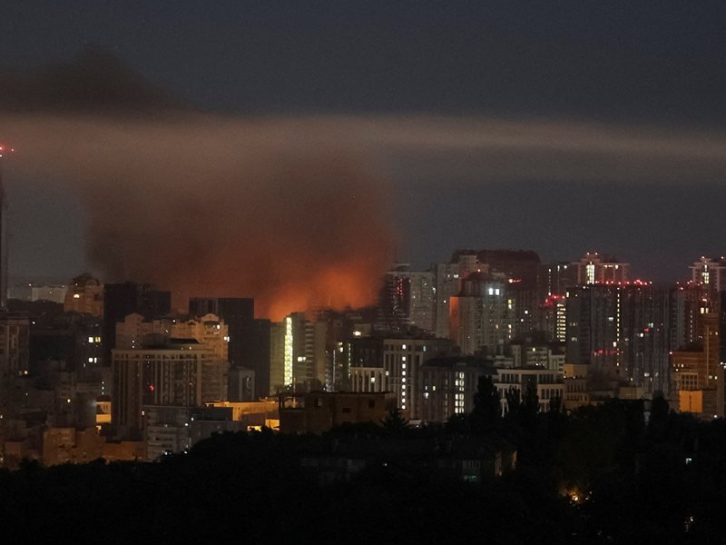 Rusya'nın Kiev'e Dron ve Roket Saldırısı: En Az 11 Kişi Yaralandı