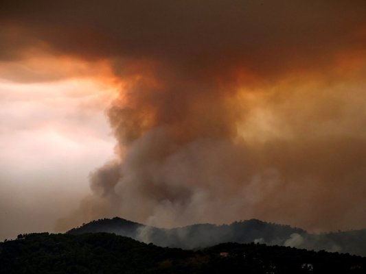 Yunanistan İspanya'daki Yangınlarla Mücadele İçin Uçak Gönderdi