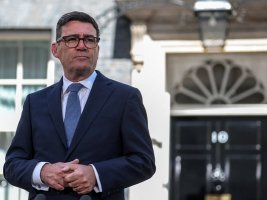 Andy Burnham Başbakanlık Koltuğuna Oturur Oturmaz Elektrik Faturalarını Düşürdü