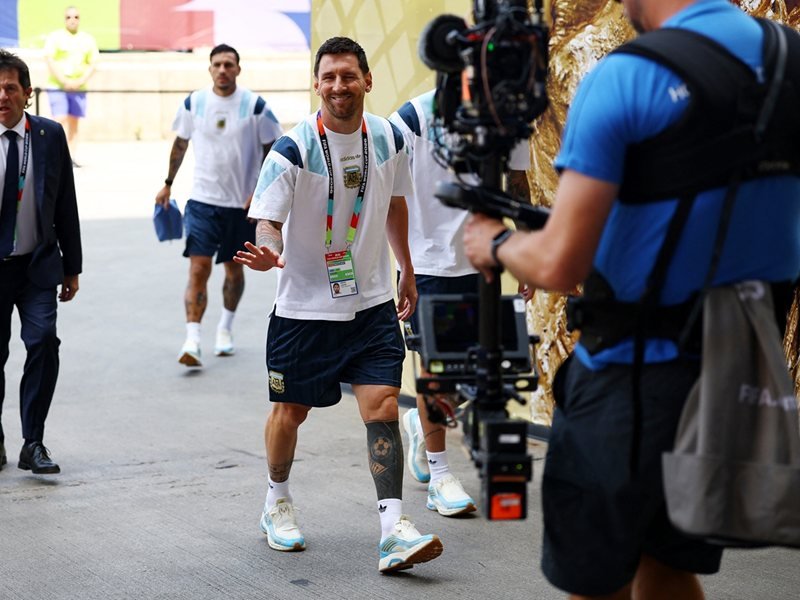 İspanya ve Arjantin Finalde En İyilerini Sahaya Sürecek, Messi İki Rekor Kırdı