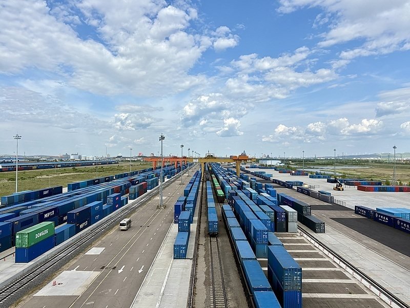 Çin Demiryolları Yılın İlk Yarısında 2 Milyar Tonun Üzerinde Yük Taşıdı