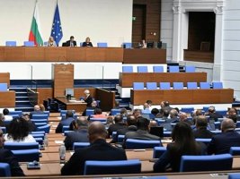ABD Tanker Uçakları İçin Parlamentoda Lobi Sayımı: Radev'e 136, Peevski'ye 15 Destek