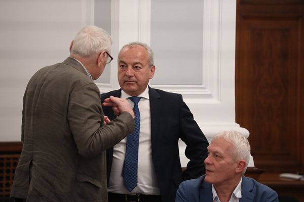 Galab Donev işveren ve sendikaların görüşlerini dinledi.