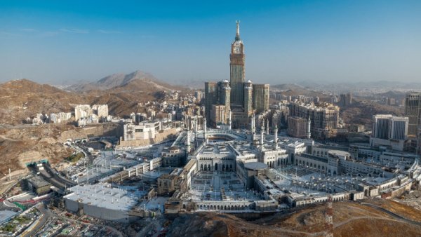 Suudi Arabistan Tarihinin En Büyük Projelerinden Birini İnşa Ediyor: 300 Bin Kişiye İş Kapısı