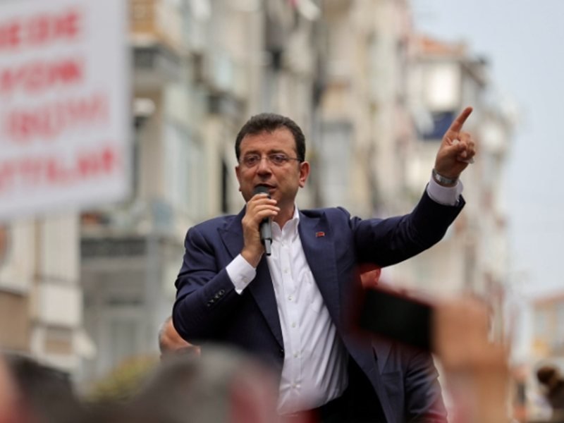 İmamoğlu'na Duruşmada 'Cumhurbaşkanı' Tezahüratı