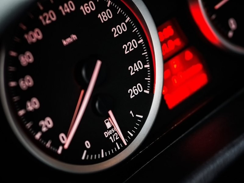 Yunanistan'da Boşta Çalışan Motorlara 350 Euro Ceza